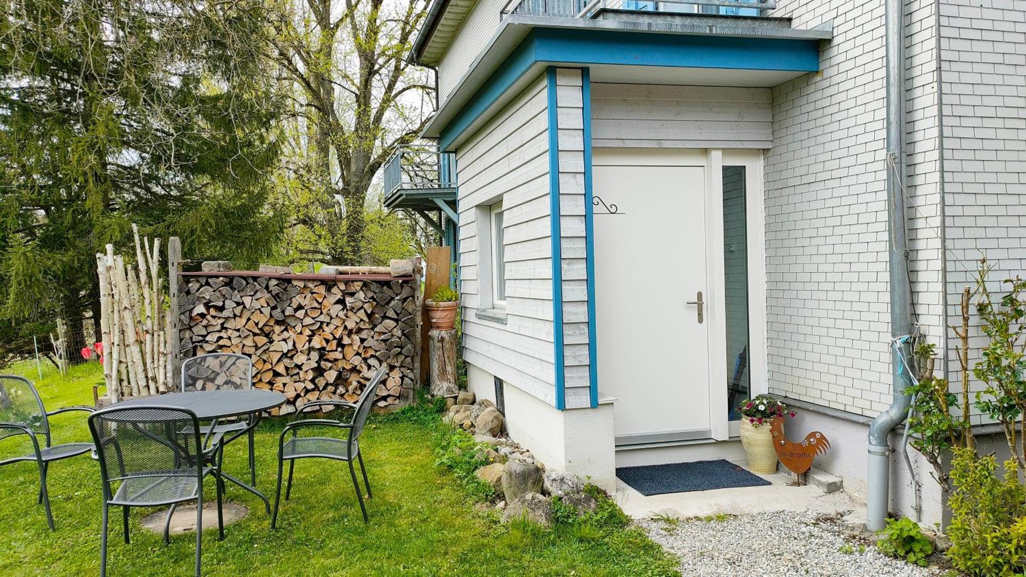 Seesicht Und Charmante Wohnung Bei Hanni Und Ueli Bottighofen Экстерьер фото